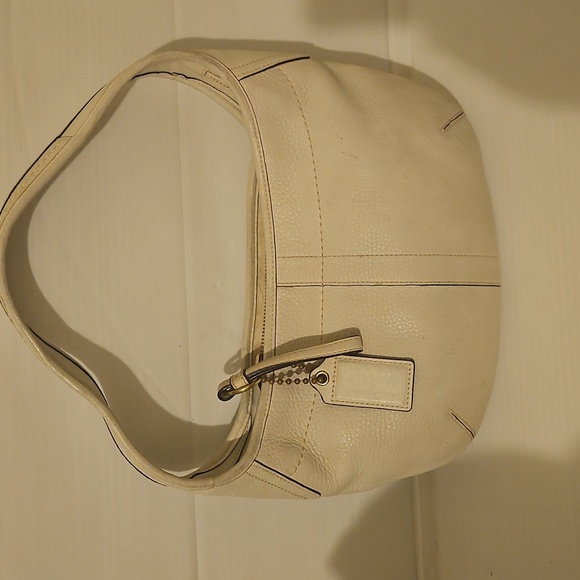 Coach Handbags - Coach RARE N0 11611 Y2K White Leather Ergo Zip Hobo Shoulder Bag